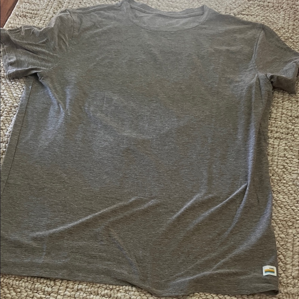 Vuori Men's Heather Gray Short Sleeve Tee
